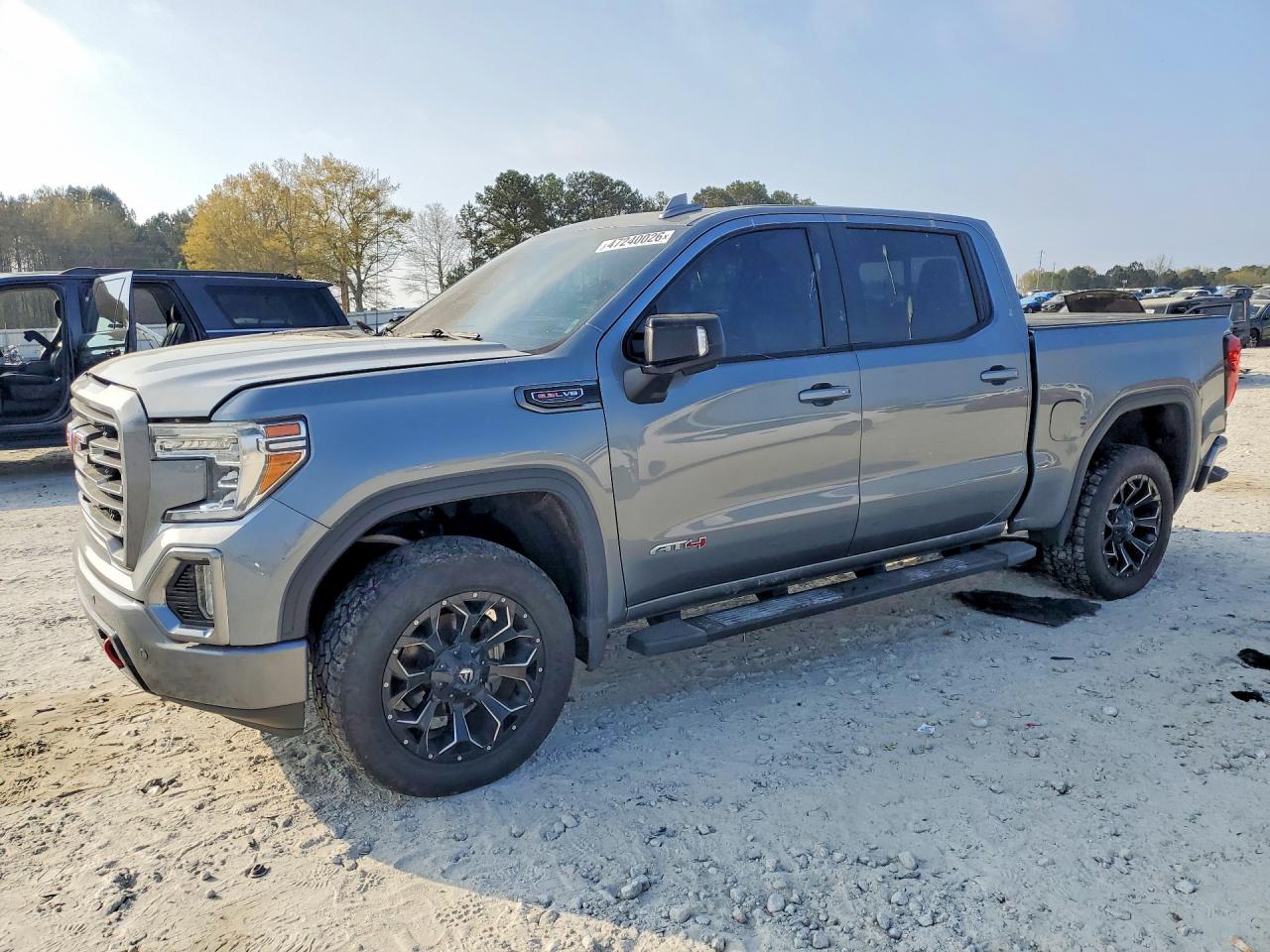 Salvage GMC Sierra Image