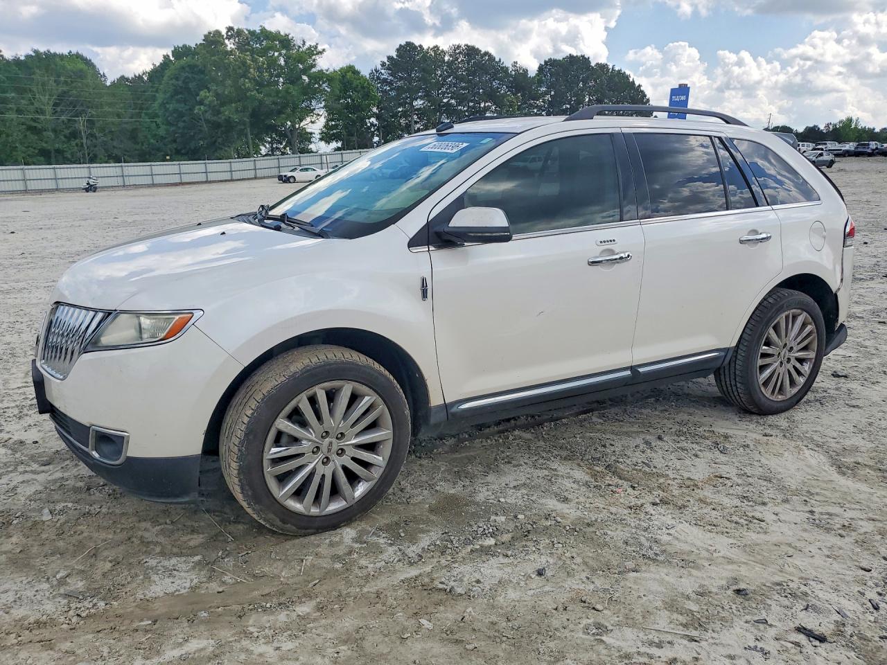 Salvage Lincoln MKX Image