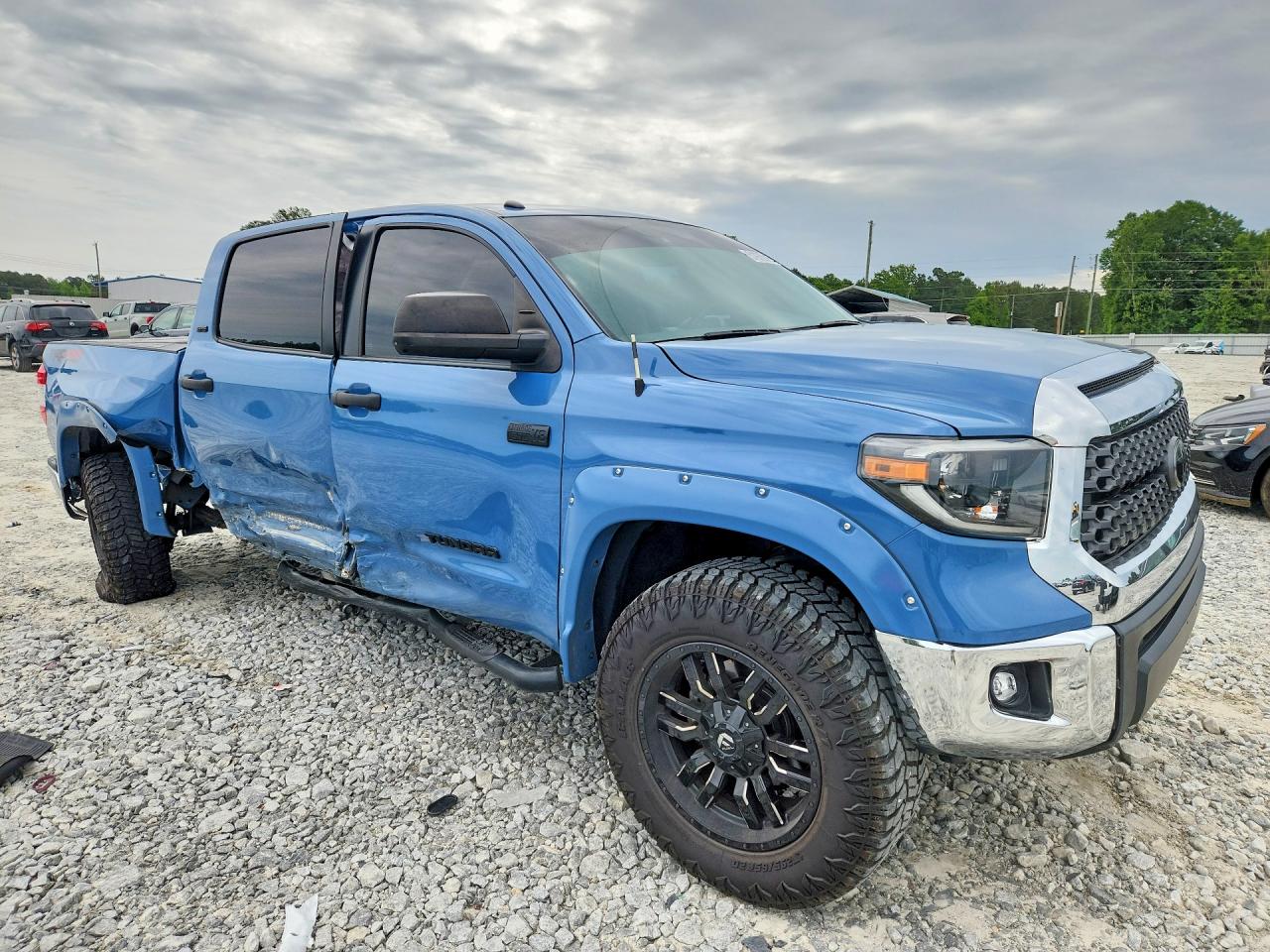 Toyota Tundra Crewmax Sr5