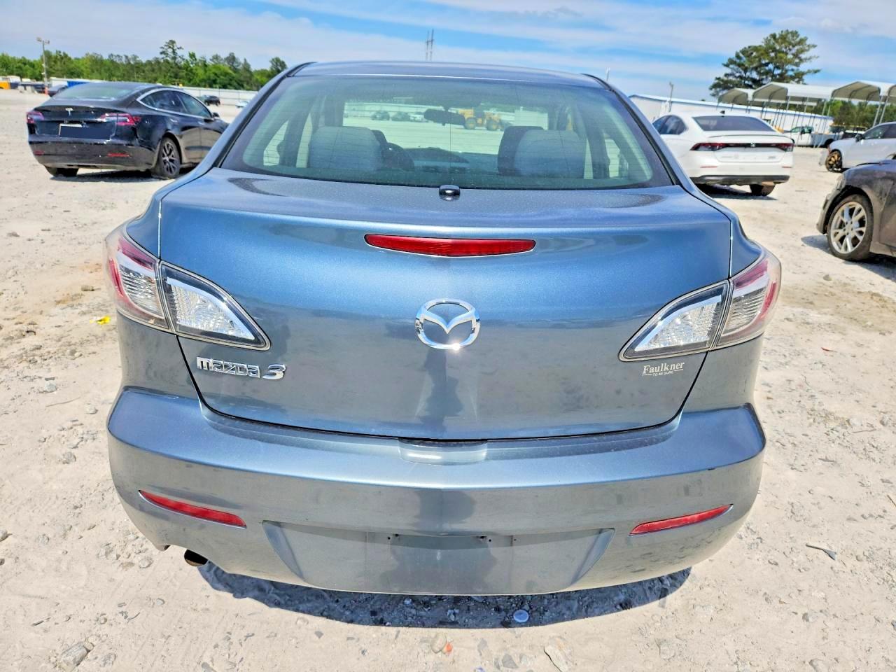 Mazda 3 I