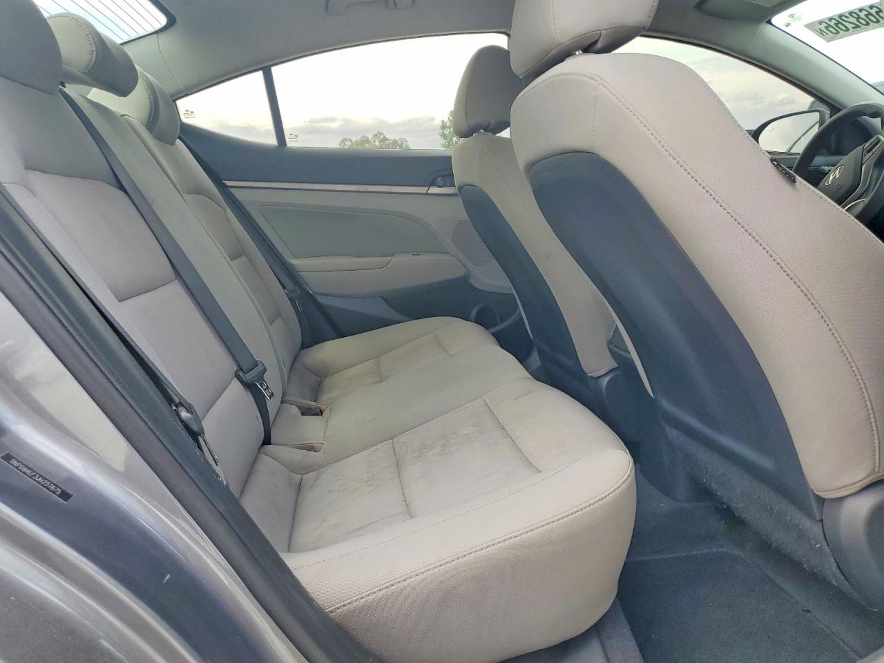 Hyundai ELANTRA Sel