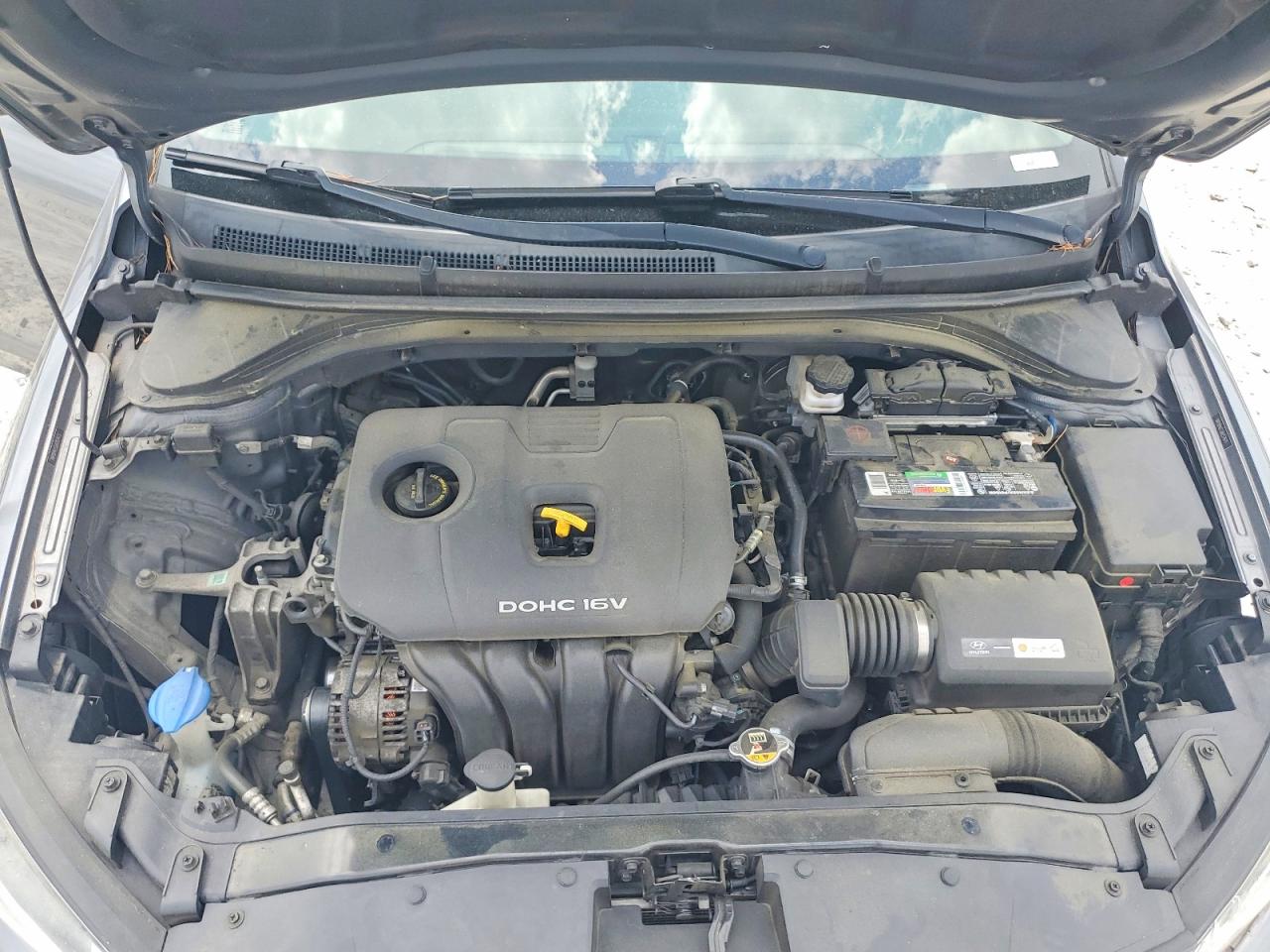 Hyundai ELANTRA Sel
