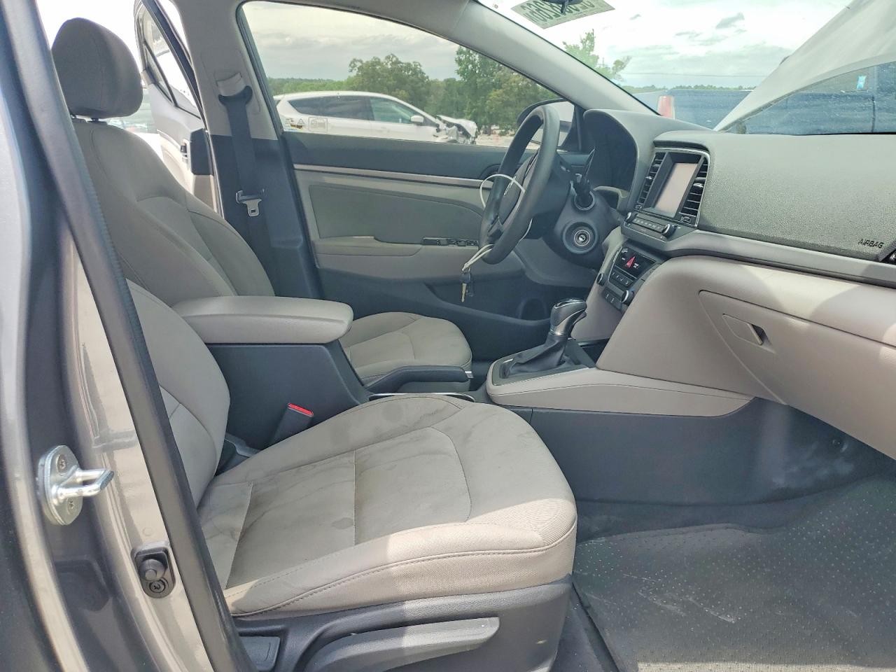 Hyundai ELANTRA Sel