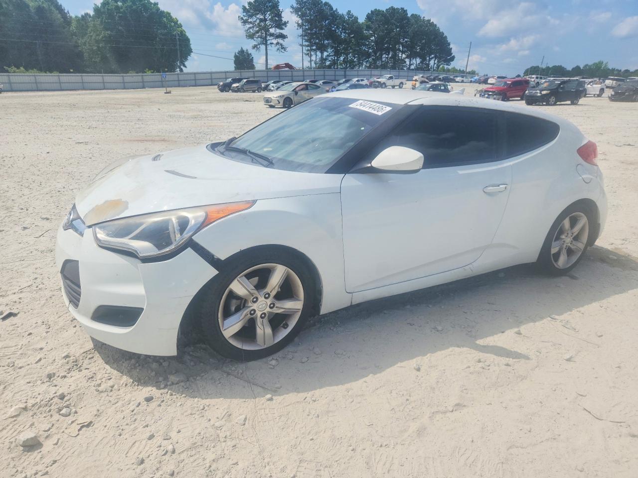 Salvage Hyundai VELOSTER Image