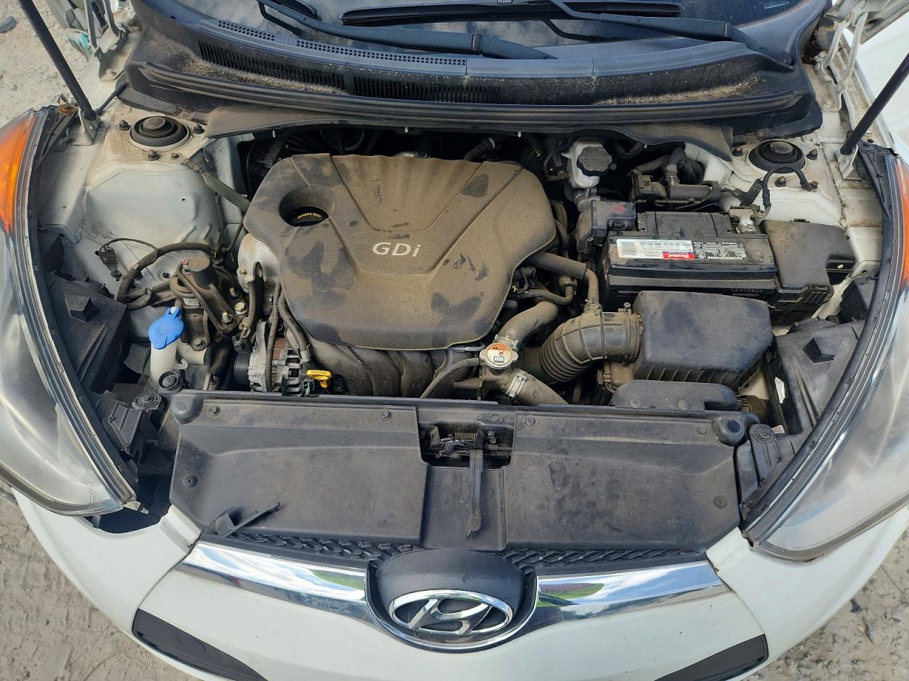Hyundai VELOSTER Base
