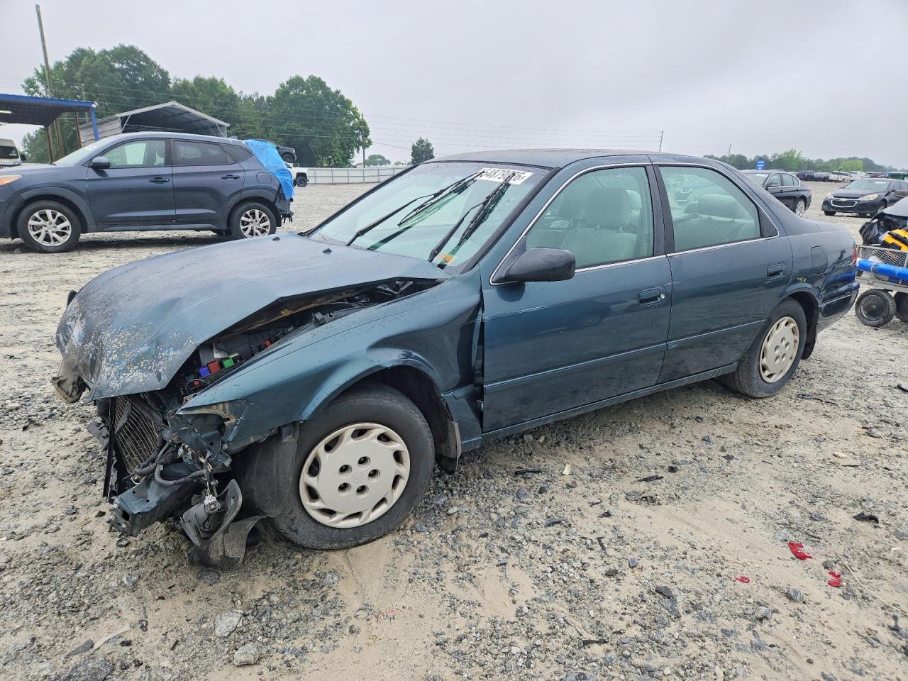 Salvage Toyota Camry Image