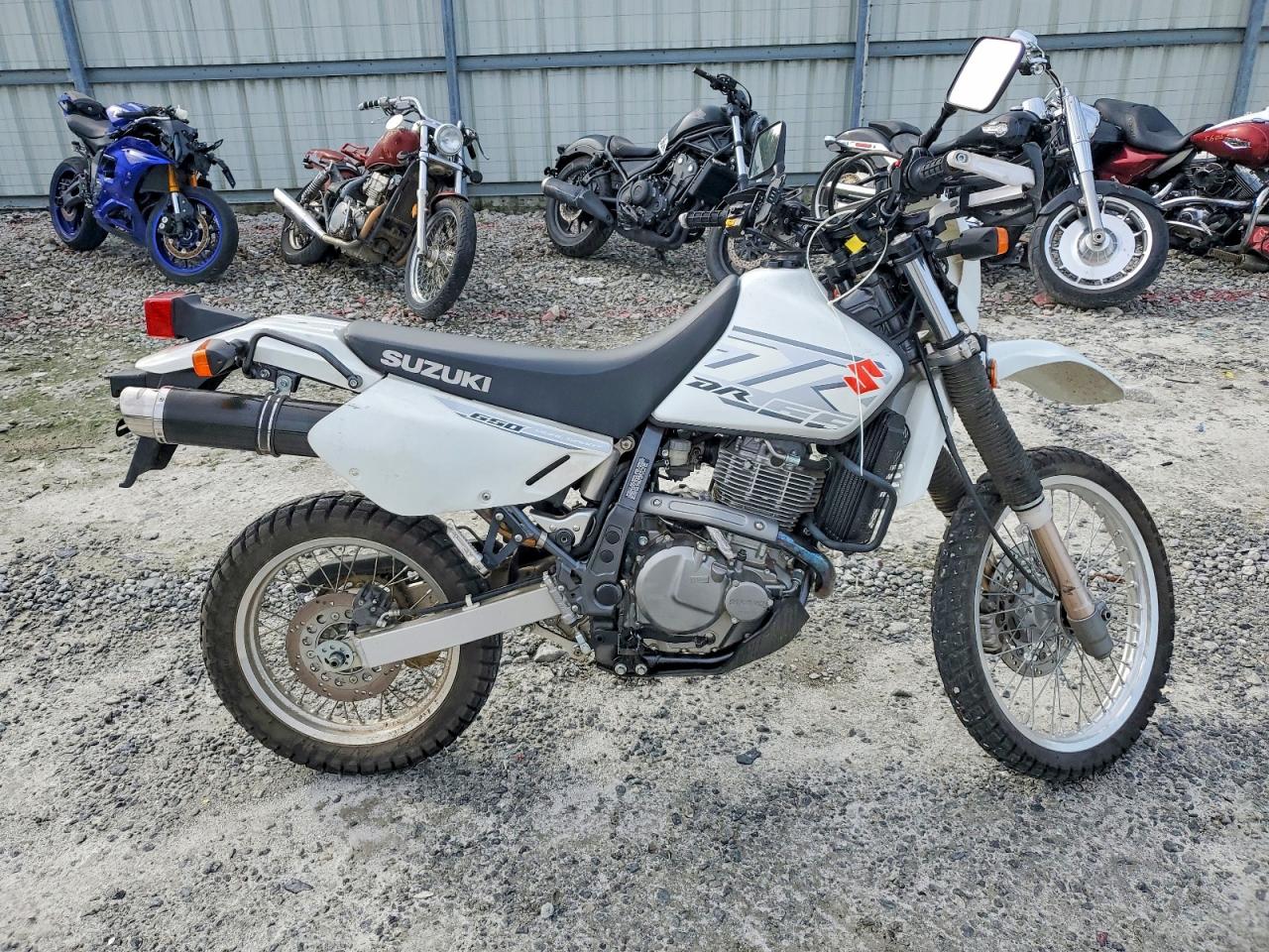Salvage Suzuki Dirtbike Image