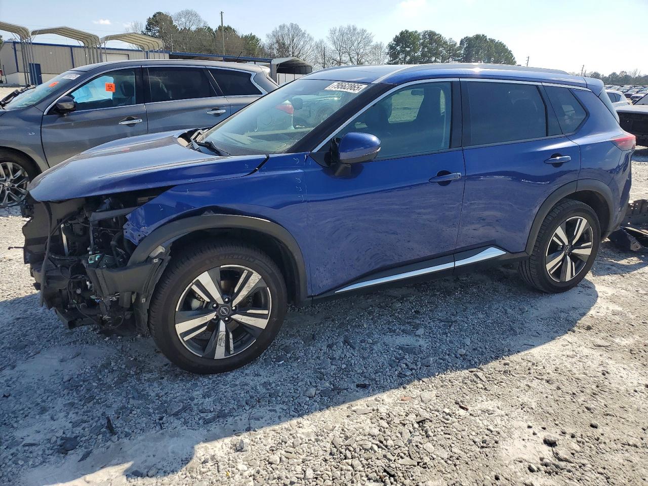 Salvage Nissan Rogue Image