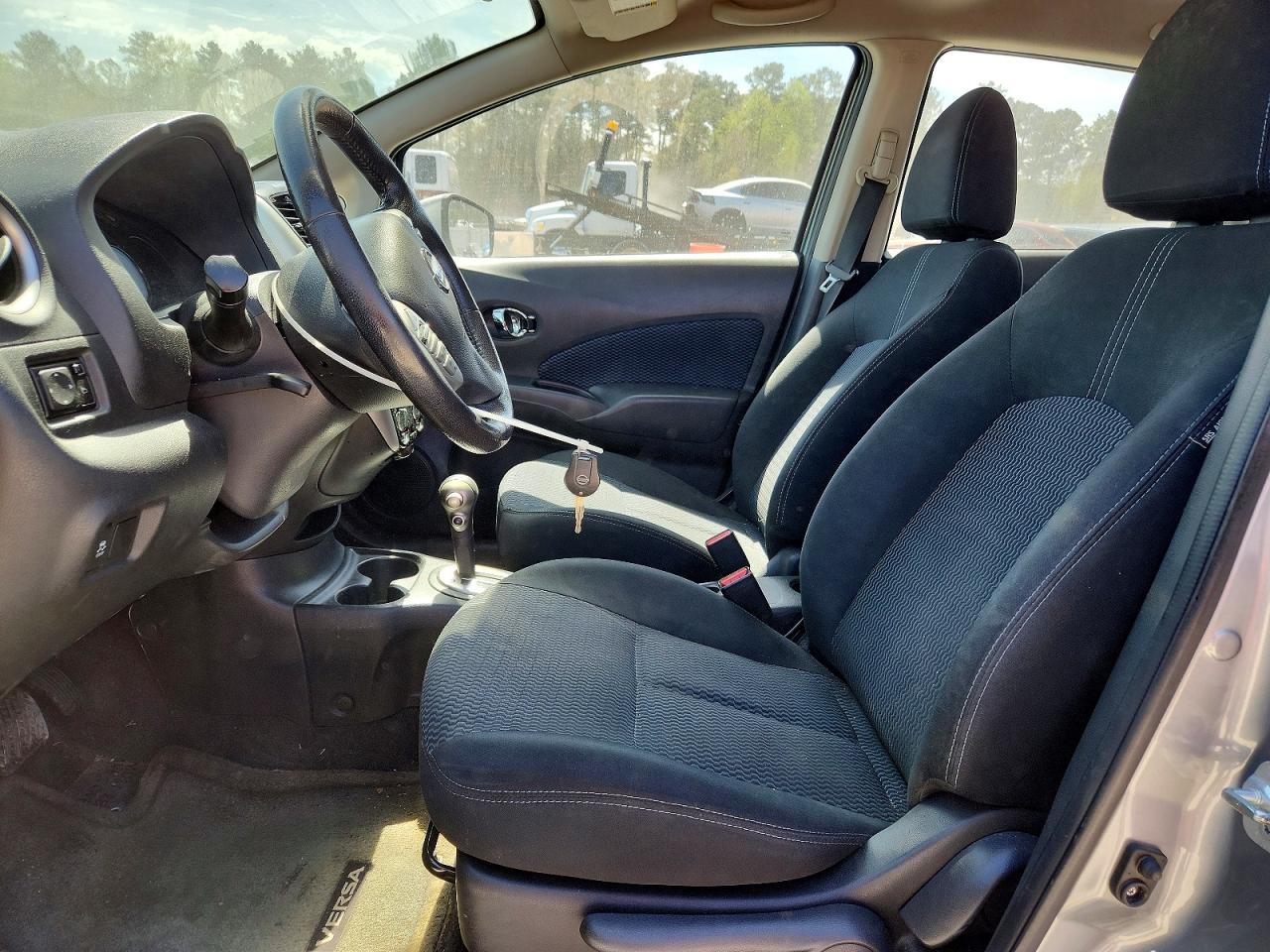 Nissan Versa Sv