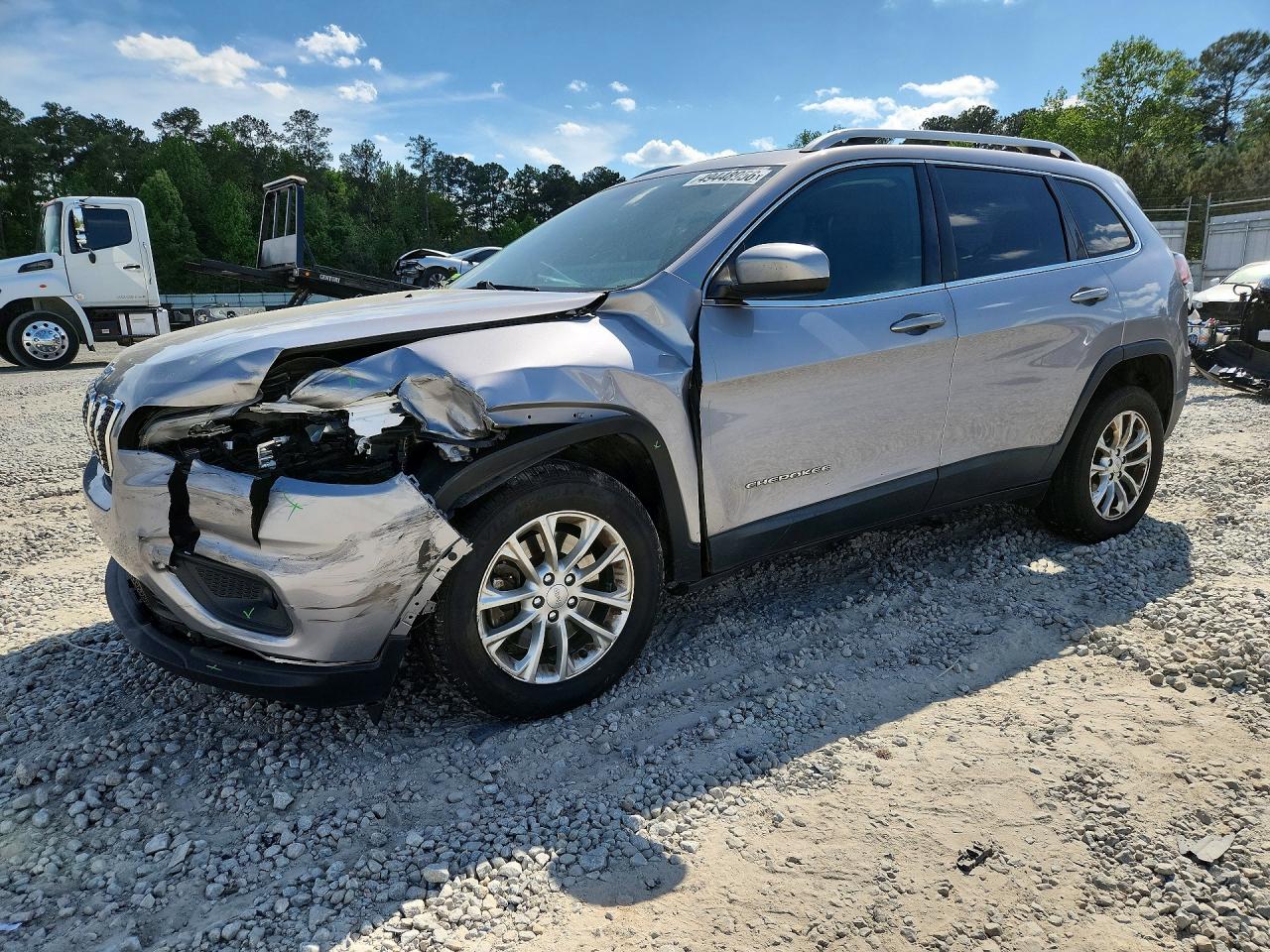 Salvage Jeep Cherokee Image
