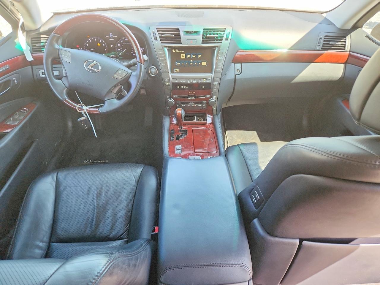 Lexus LS 460