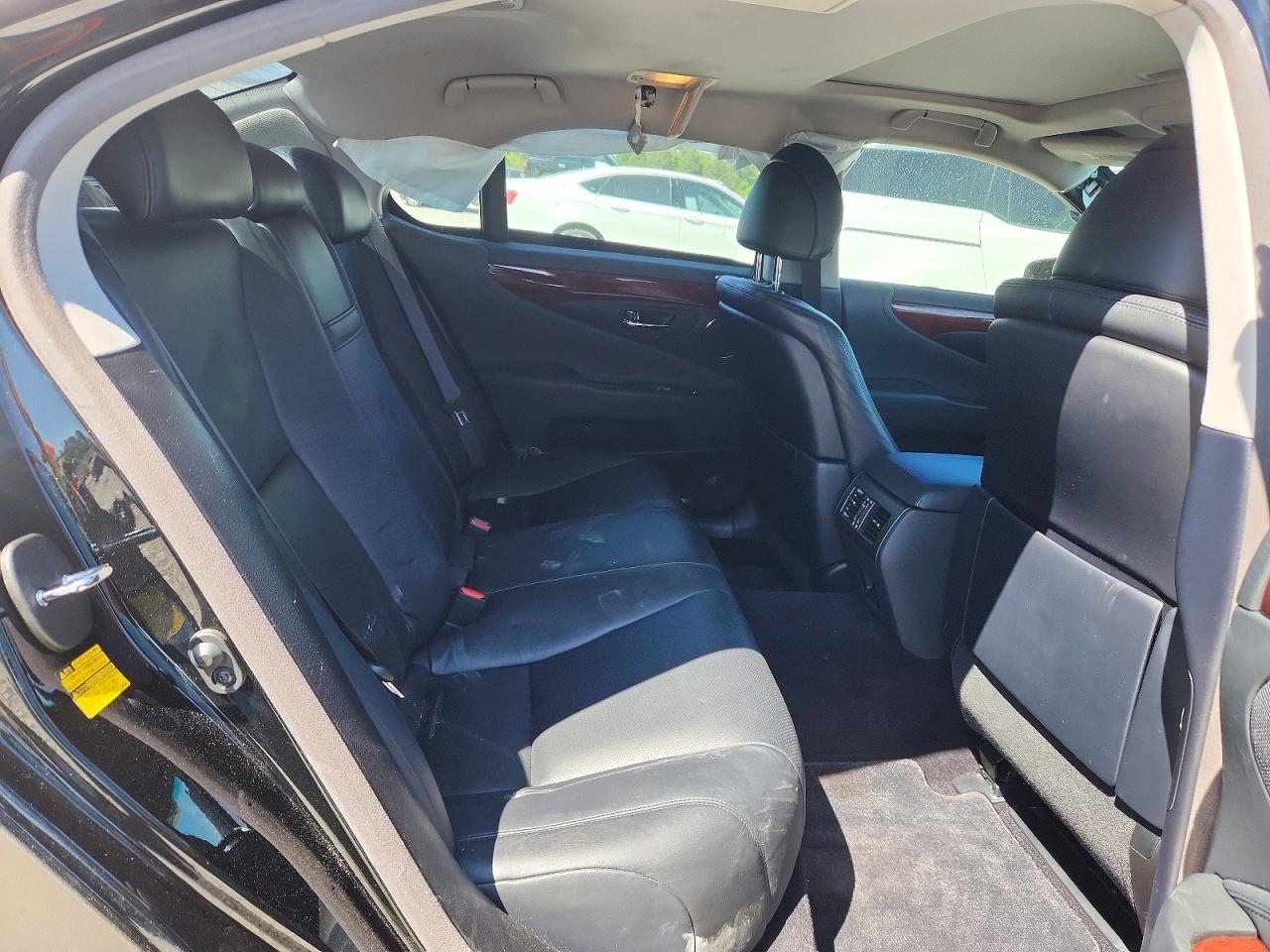 Lexus LS 460