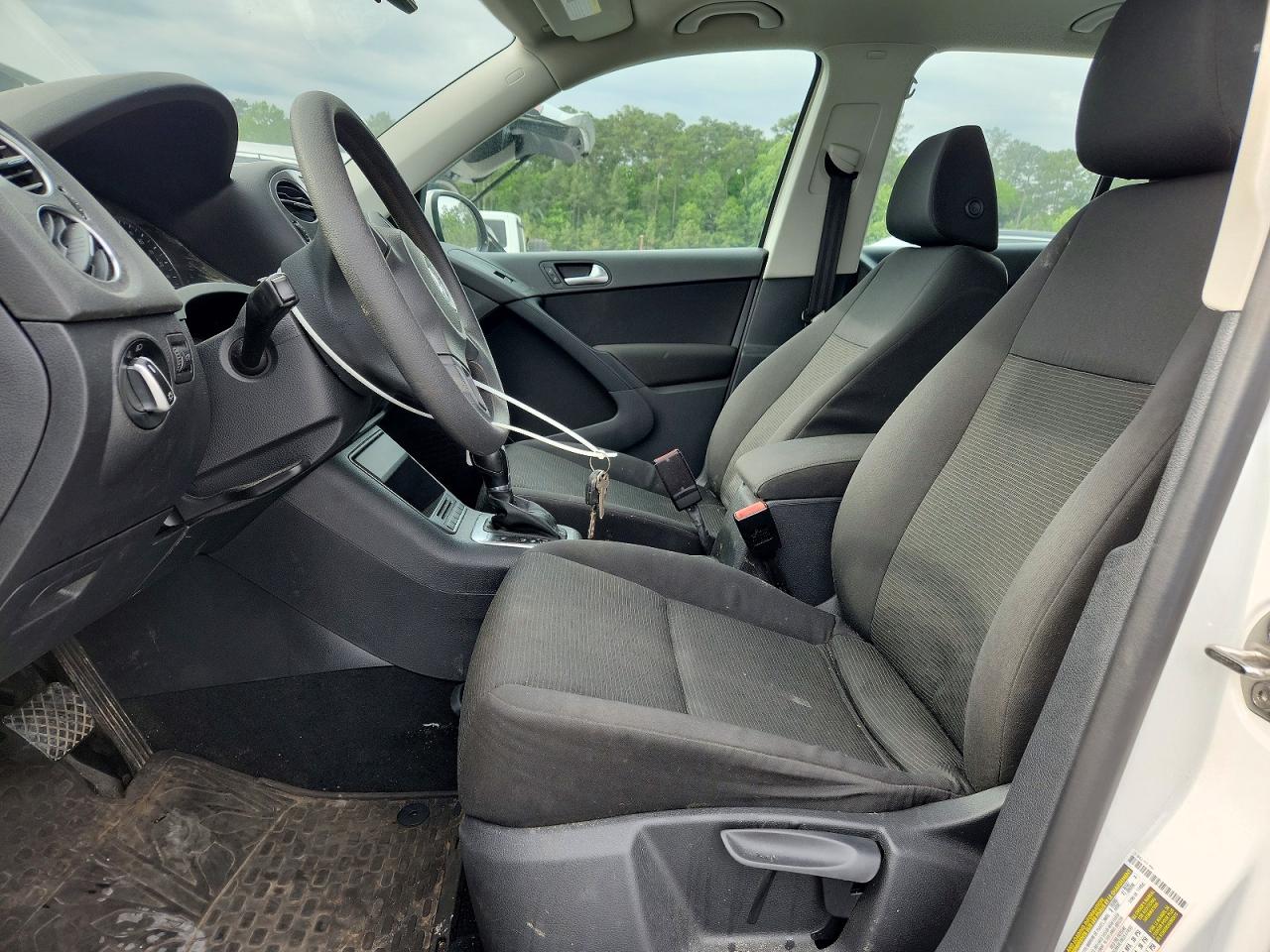 Volkswagen Tiguan S