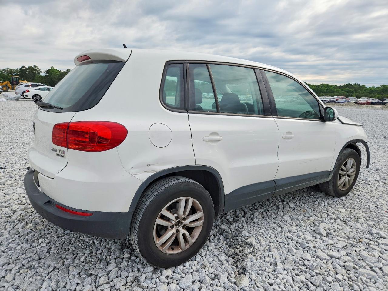 Volkswagen Tiguan S