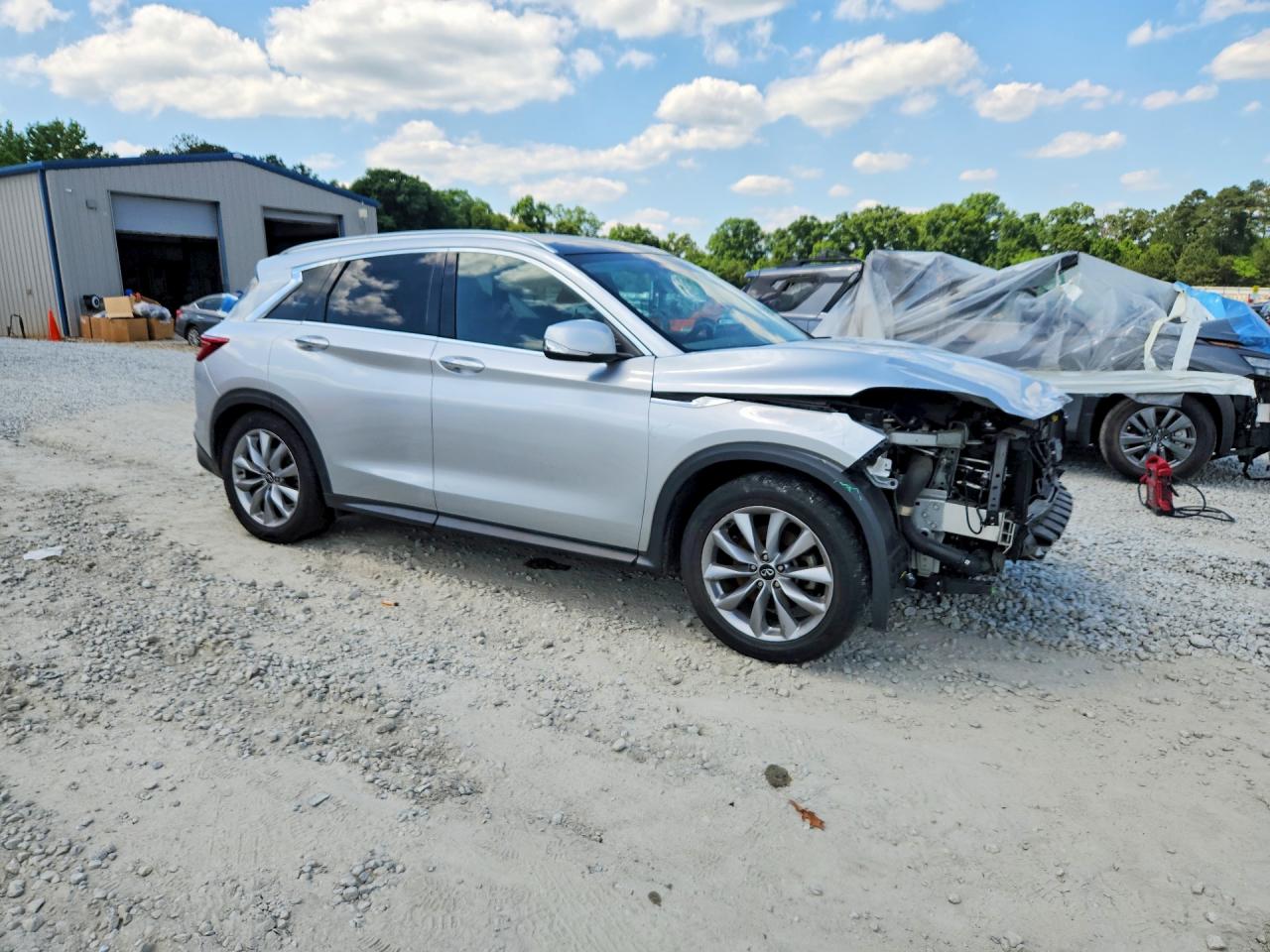 INFINITI Qx Luxe