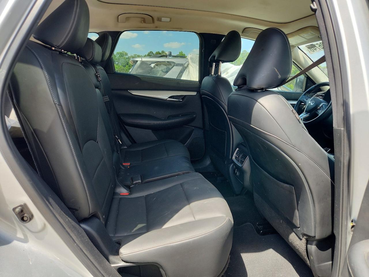 INFINITI Qx Luxe