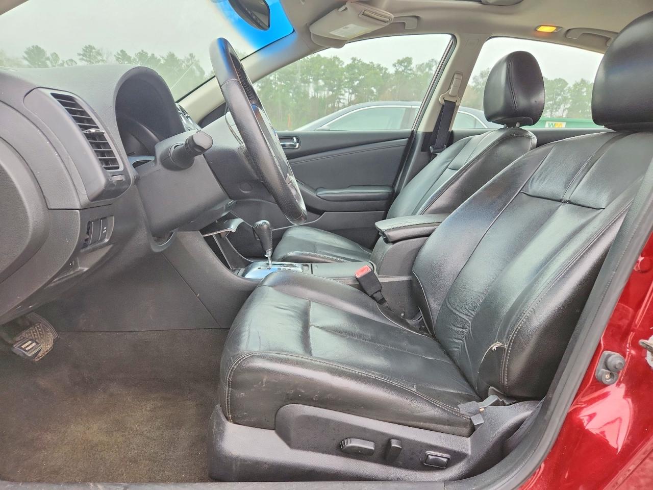 Nissan Altima Base