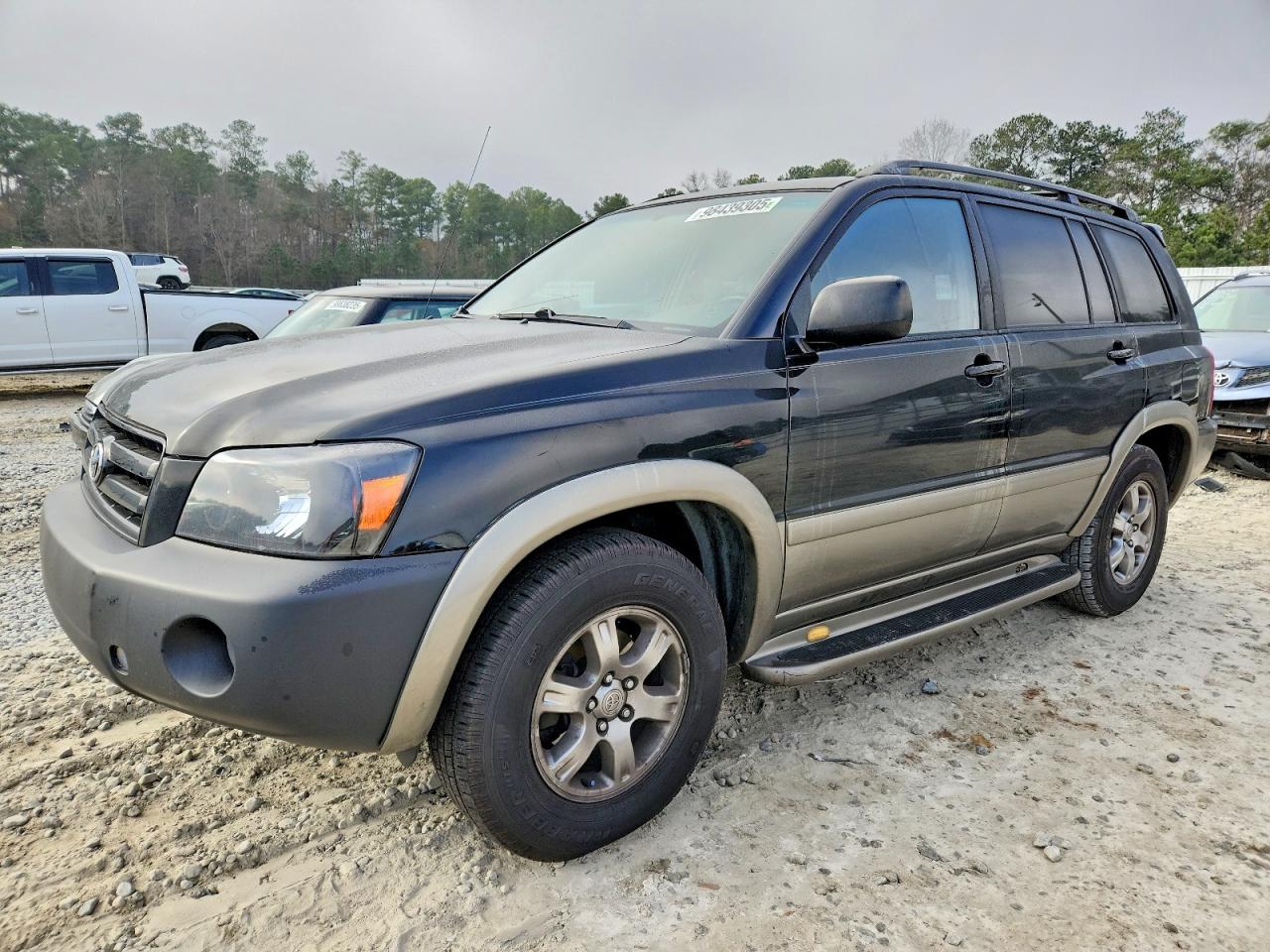 Salvage Toyota Highlander Image