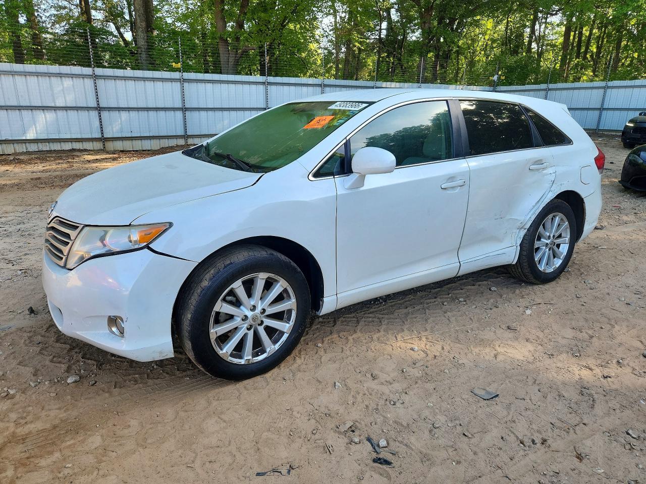 Salvage Toyota Venza Fwd Image