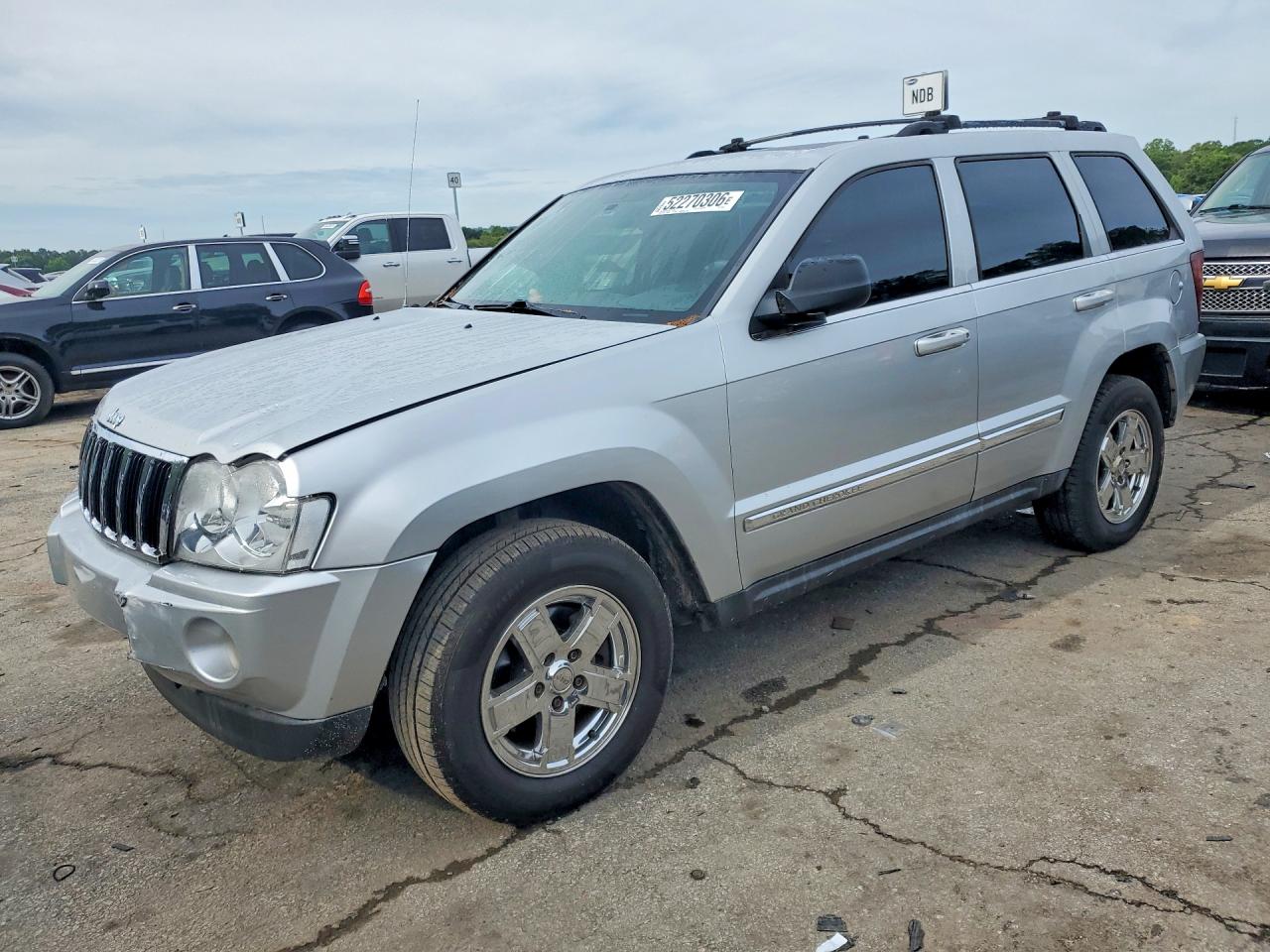 Salvage Jeep Grand Cherokee Image