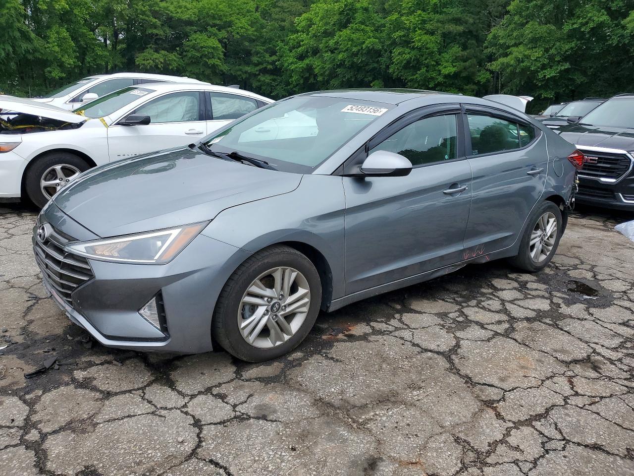 Salvage Hyundai ELANTRA Image
