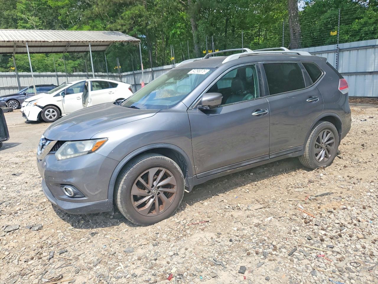 Salvage Nissan Rogue Image