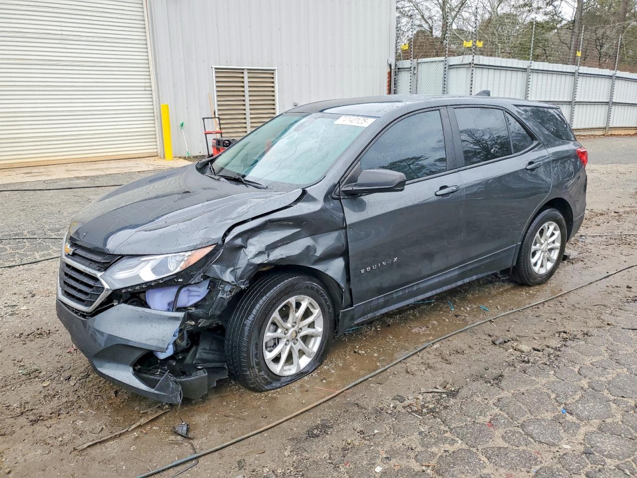 Salvage Chevrolet Equinox Image