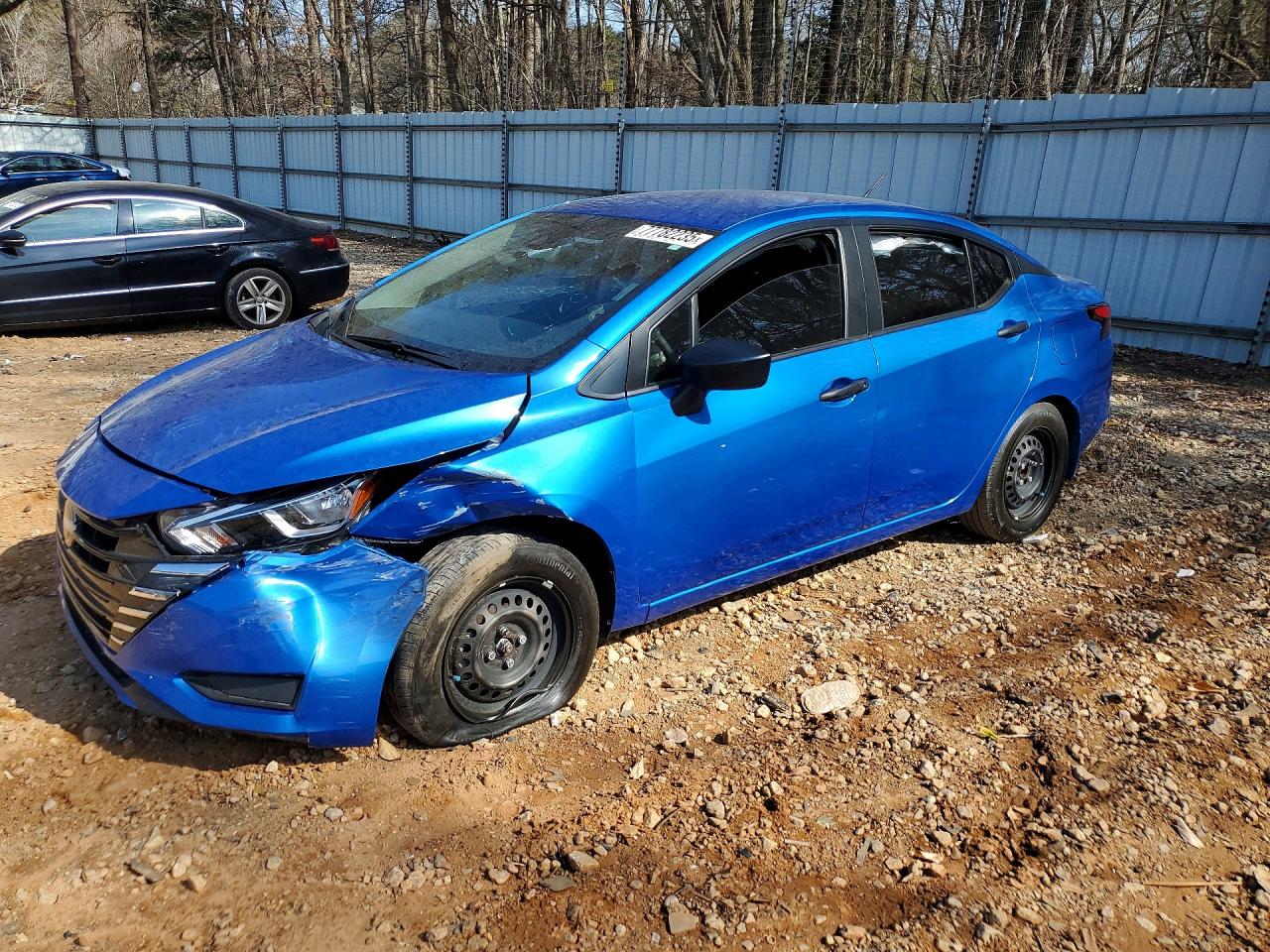 Salvage Nissan Versa Image