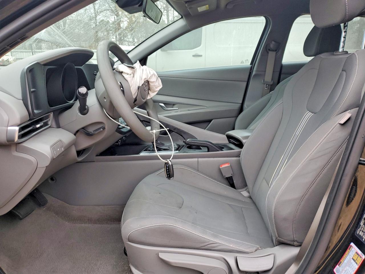 Hyundai ELANTRA Sel