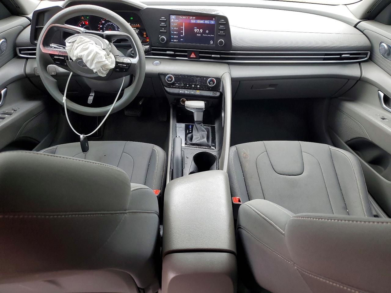 Hyundai ELANTRA Sel
