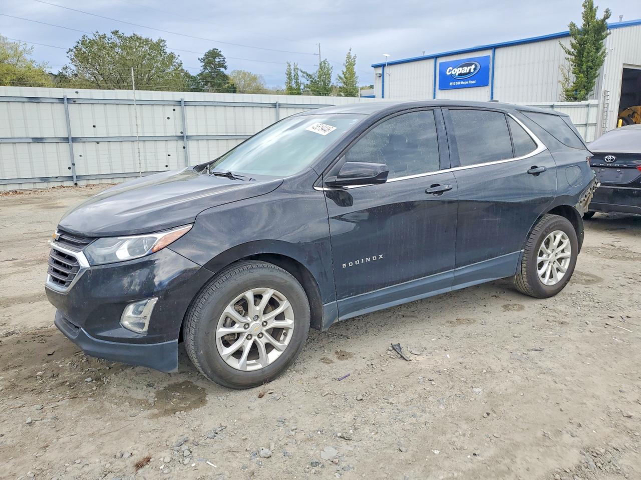 Salvage Chevrolet Equinox Image