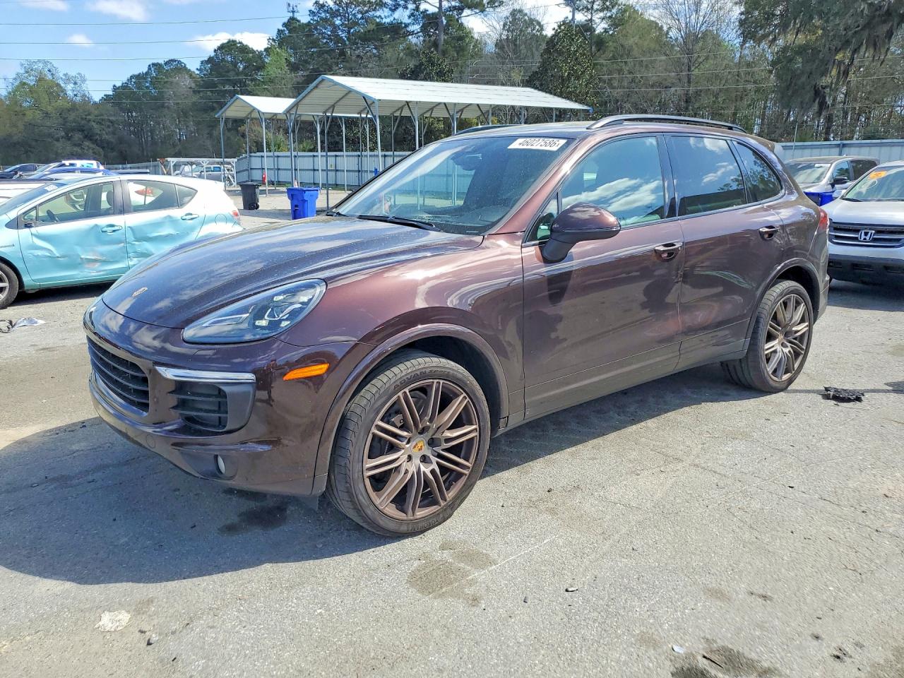 Salvage Porsche Cayenne Image