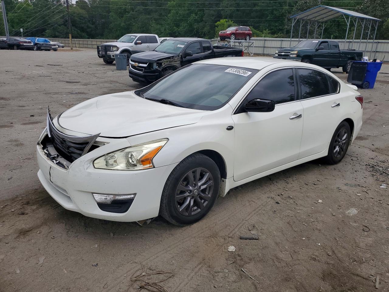 Salvage Nissan Altima Image
