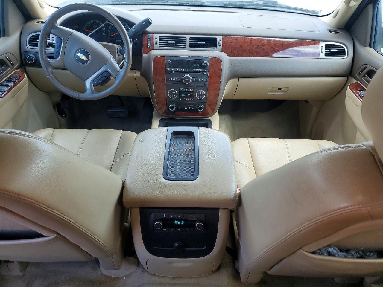 Chevrolet Suburban C1500 Lt