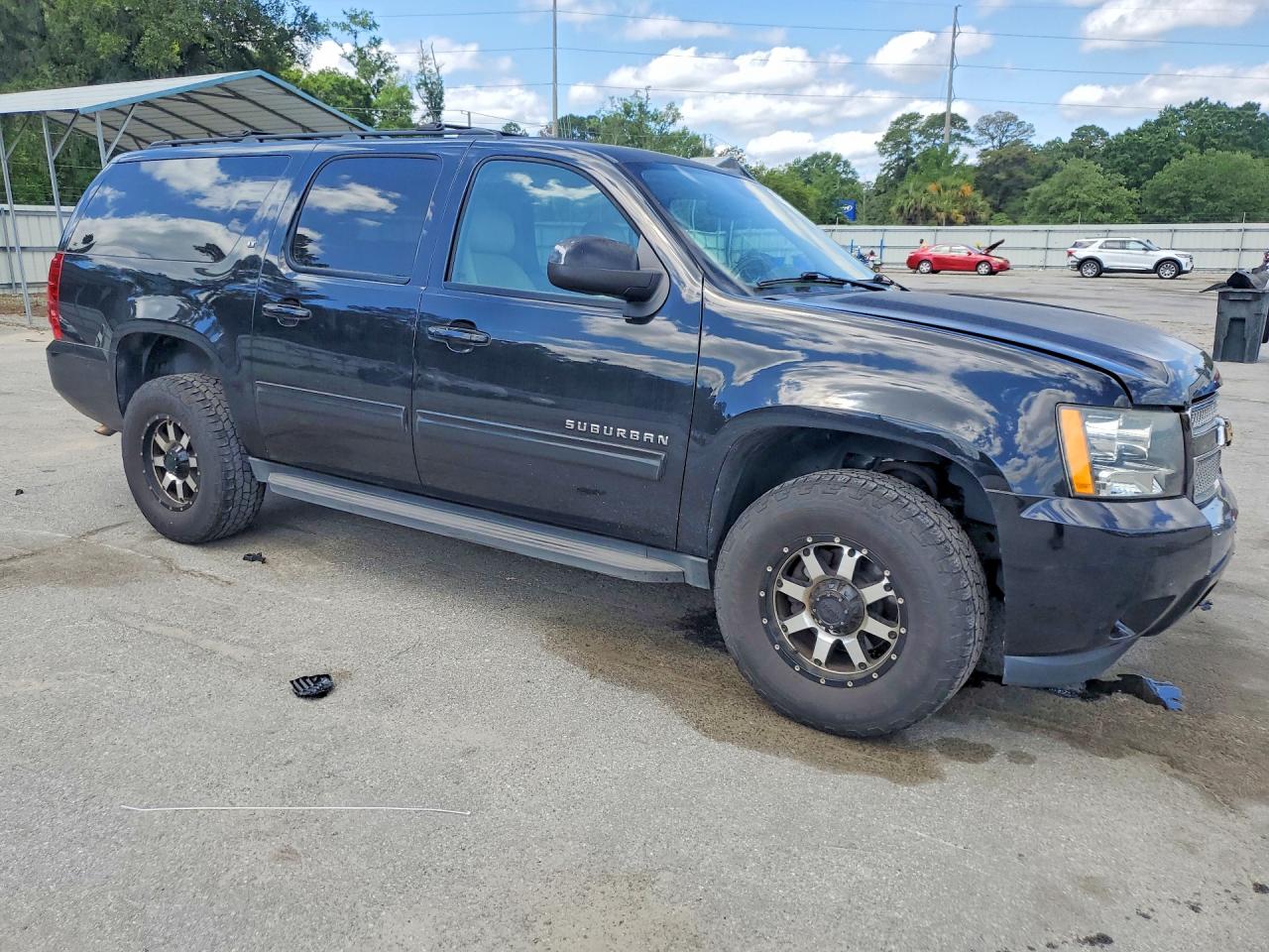 Chevrolet Suburban C1500 Lt