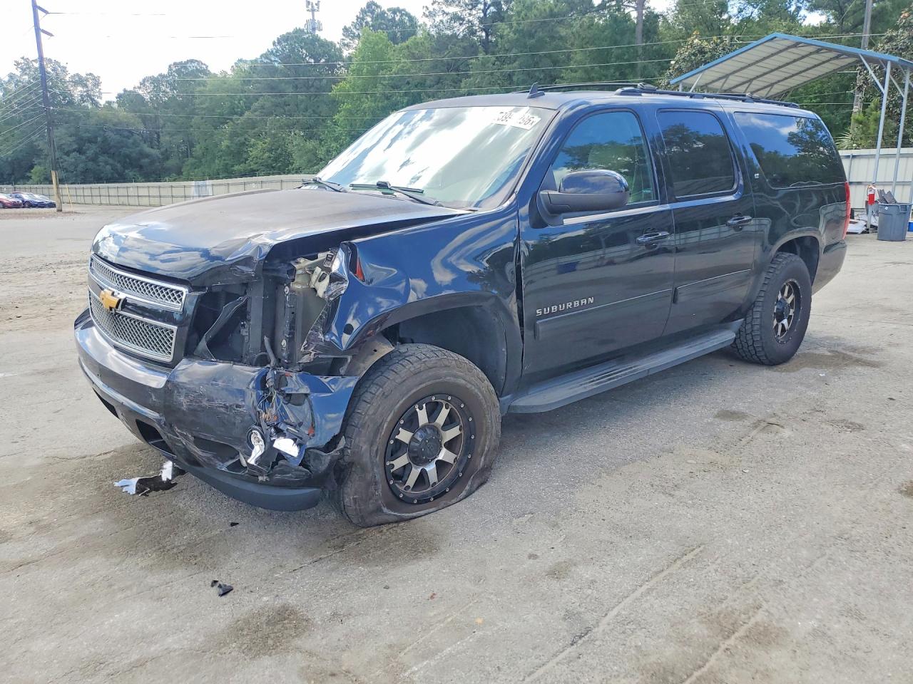 Salvage Chevrolet Suburban Image