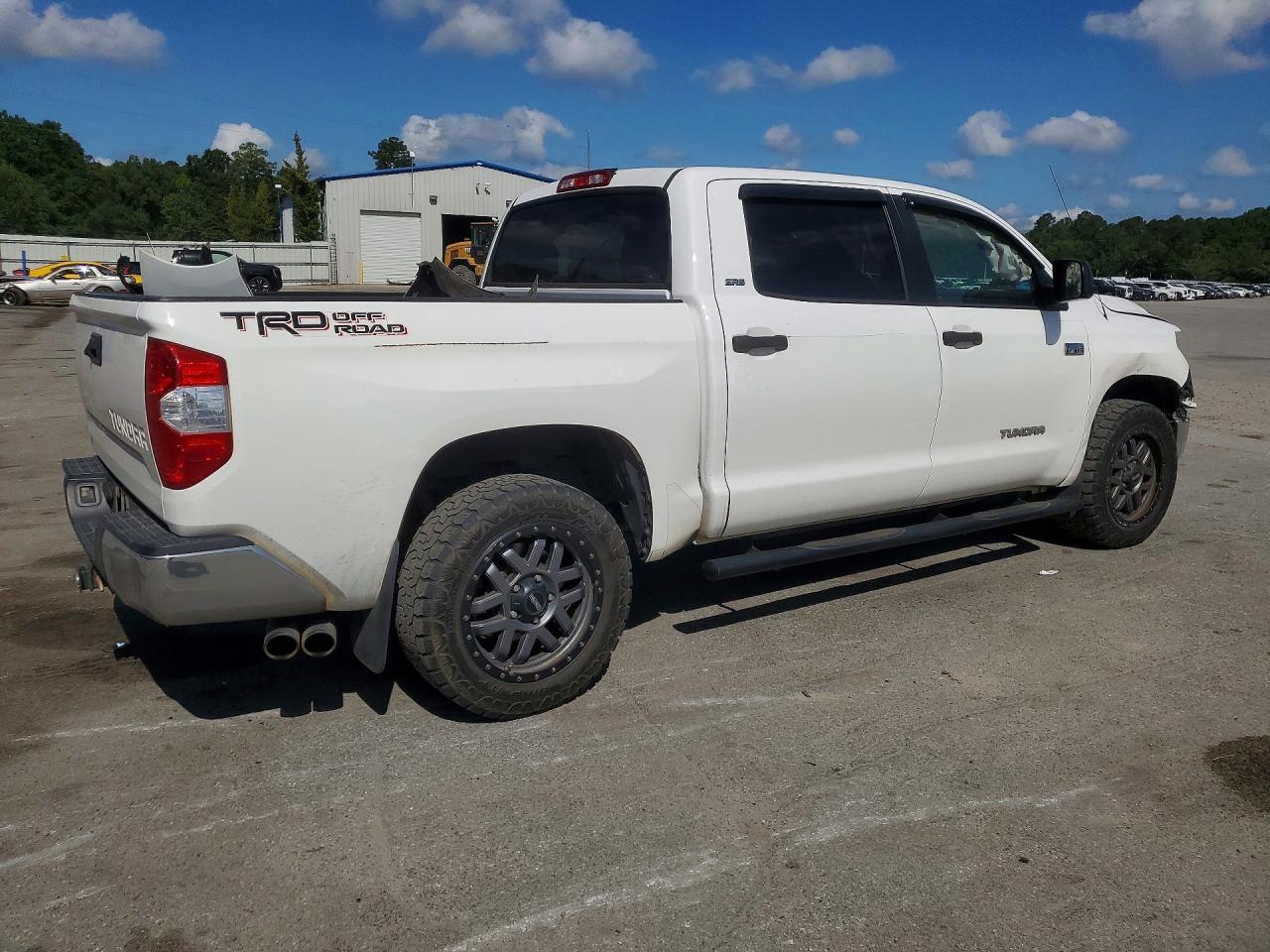 Toyota Tundra Crewmax Sr5