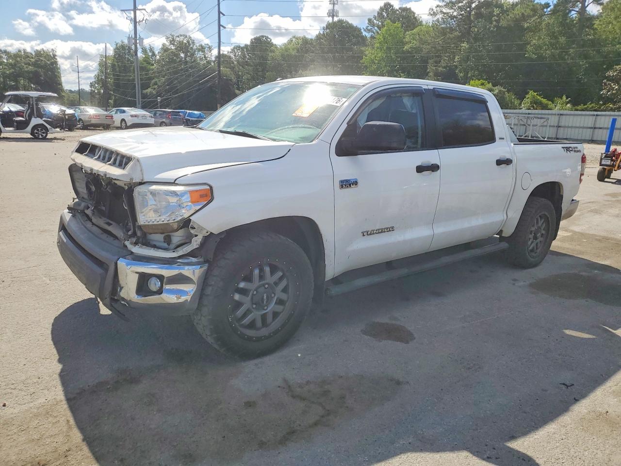 Salvage Toyota Tundra Image