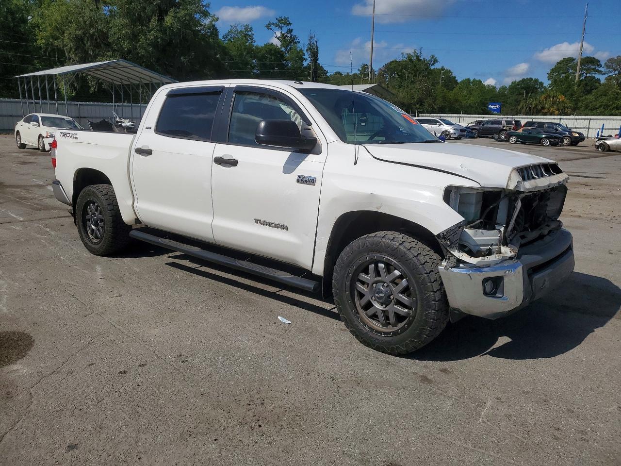 Toyota Tundra Crewmax Sr5