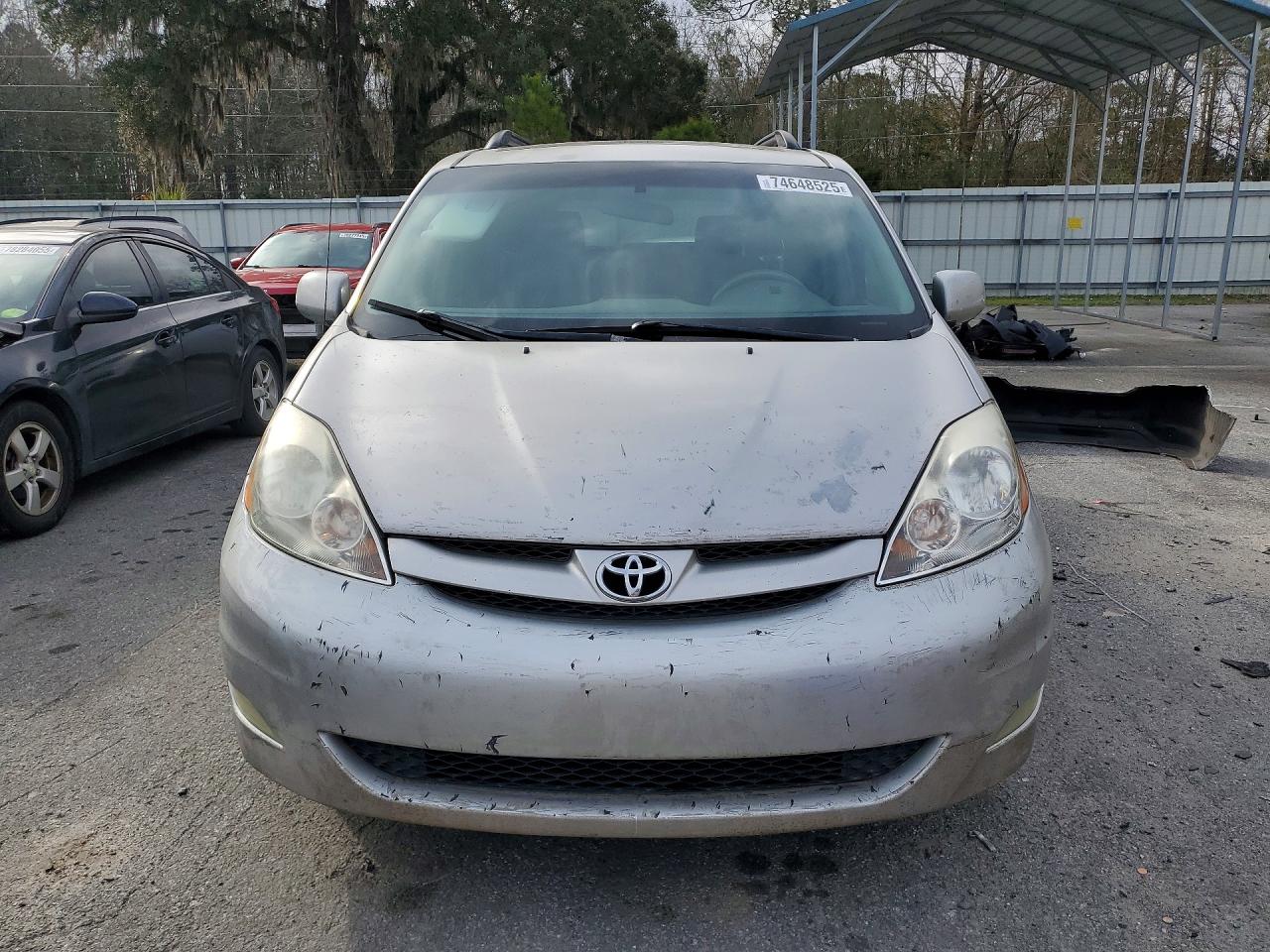 Toyota Sienna Xle