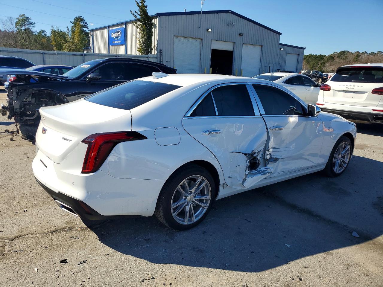 Cadillac CT4 Luxury +