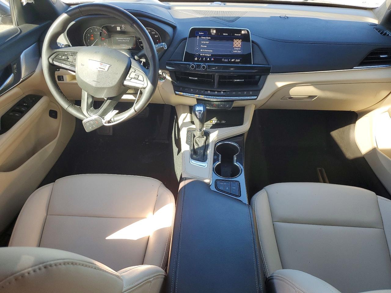 Cadillac CT4 Luxury +