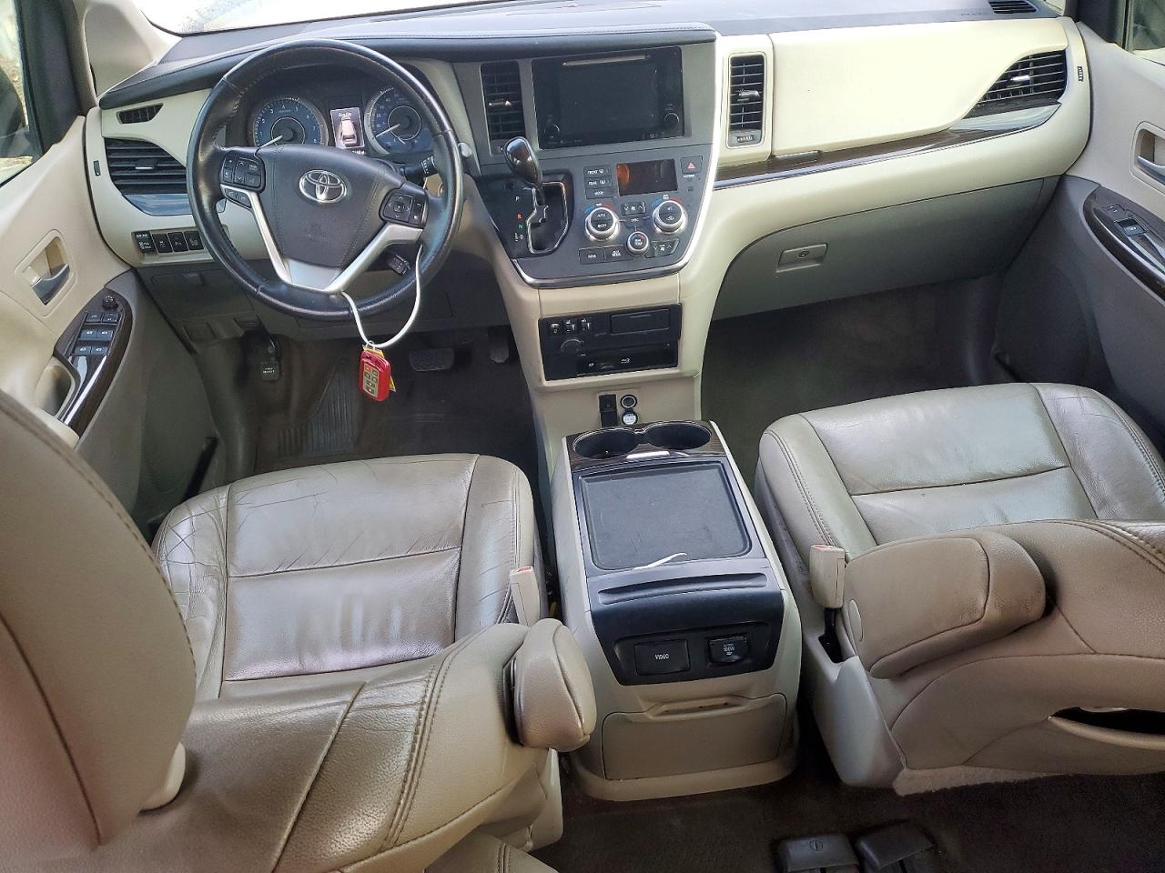 Toyota Sienna Xle Premium 8-passenger