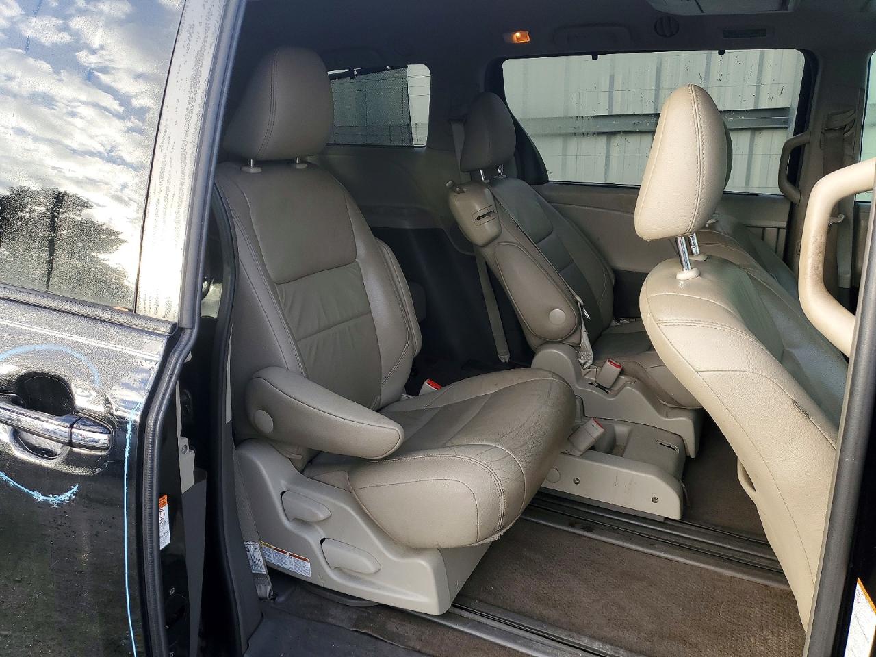 Toyota Sienna Xle Premium 8-passenger