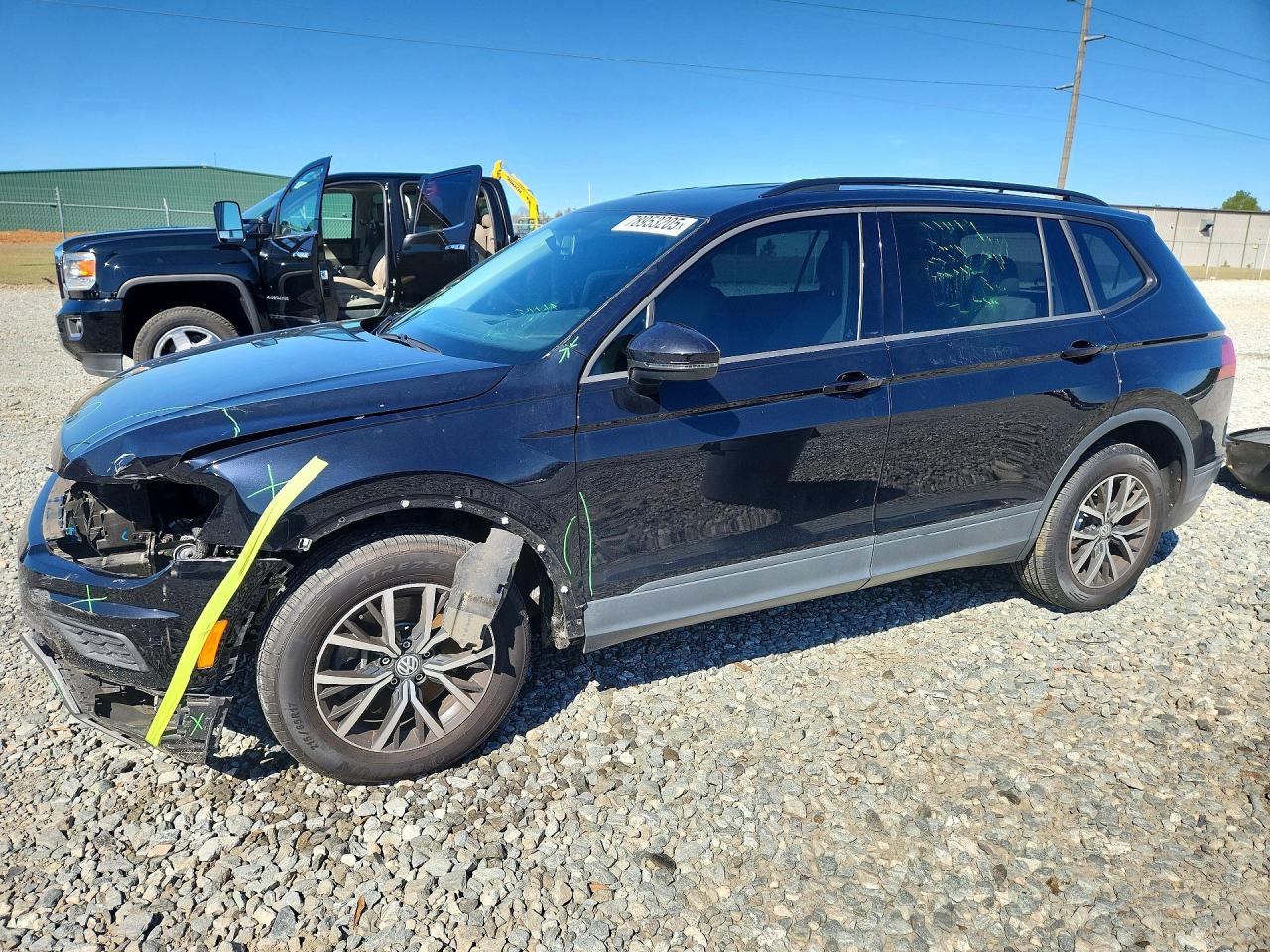 Salvage Volkswagen Tiguan Image