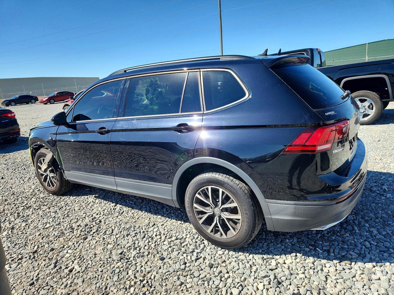 Volkswagen Tiguan S