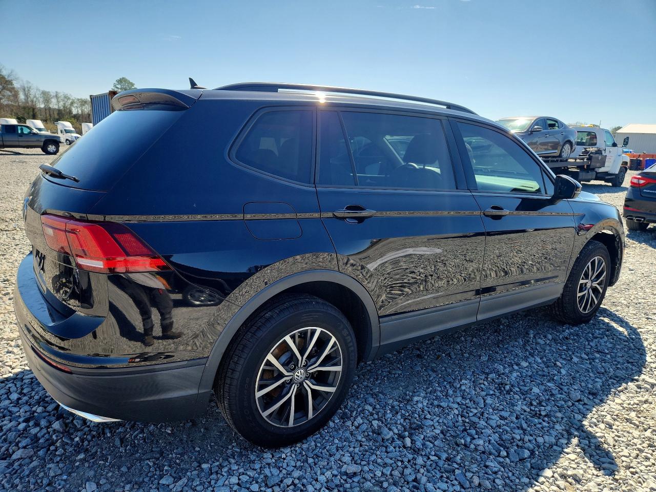 Volkswagen Tiguan S
