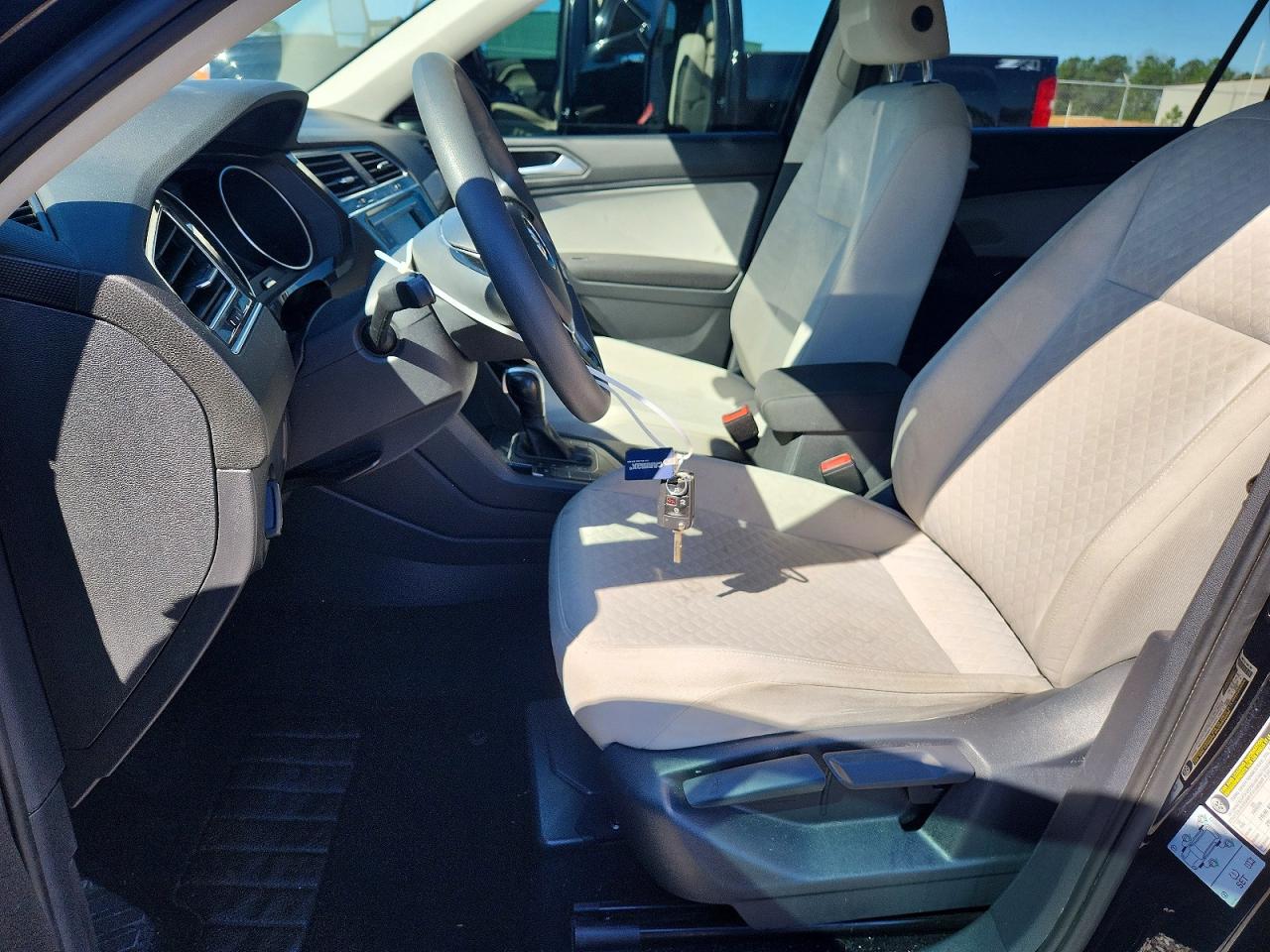 Volkswagen Tiguan S
