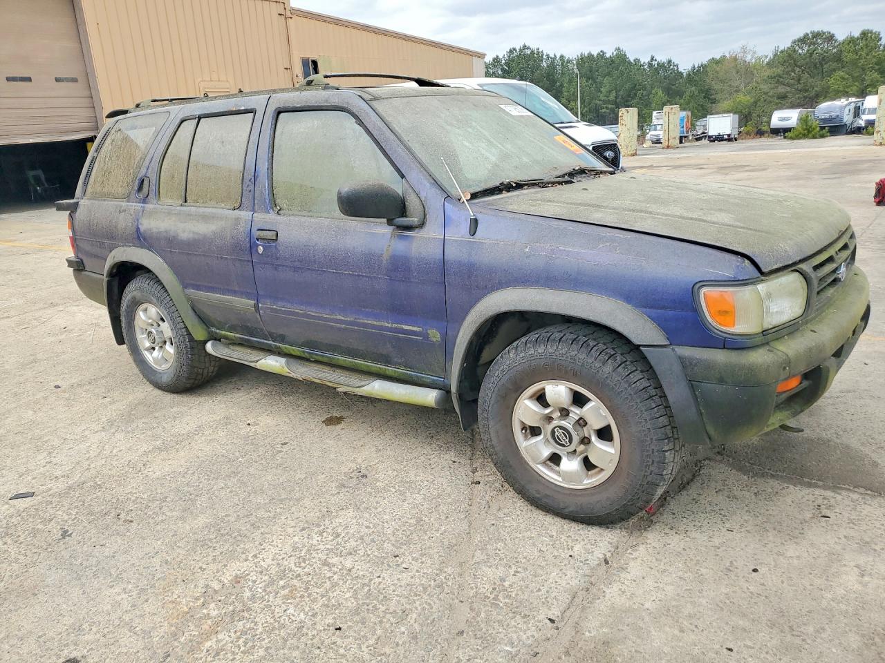 Nissan Pathfinder Xe