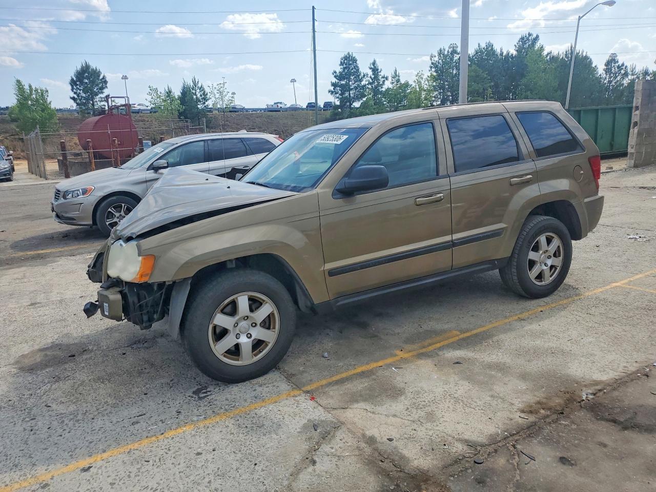 Salvage Jeep Grand Cherokee Image
